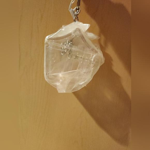 Parrot Treasure Chest Foraging Toy - Picture 2 of 2